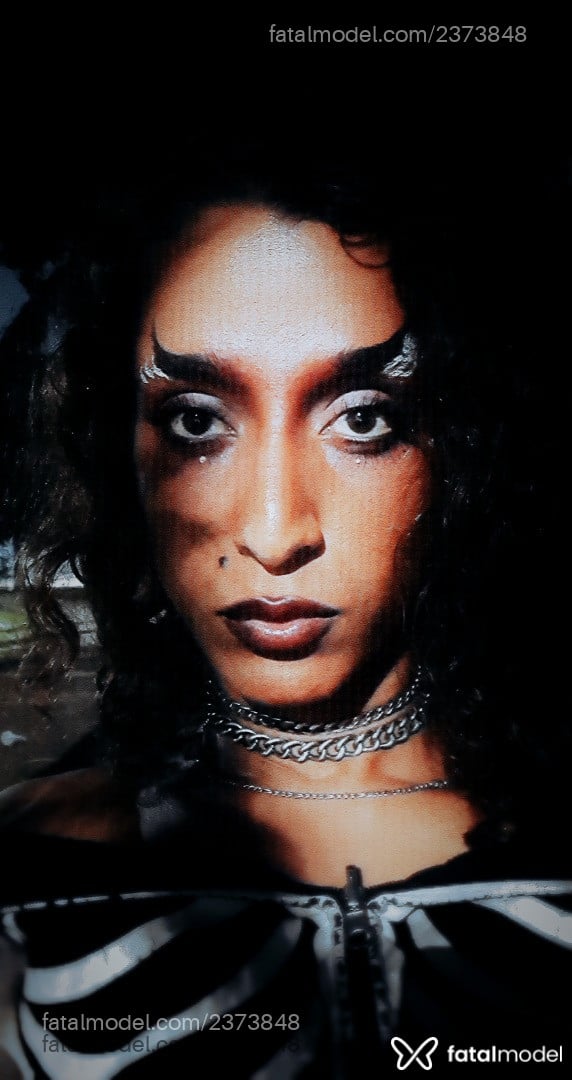 Acompanhante mulher trans com cabelo castanho de olhos castanhos em Catalão - Bruuh