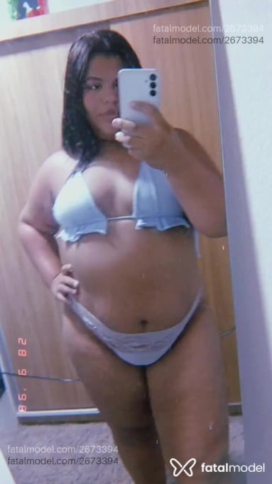 Acompanhante mulher morena (o) de olhos castanhos - Preta