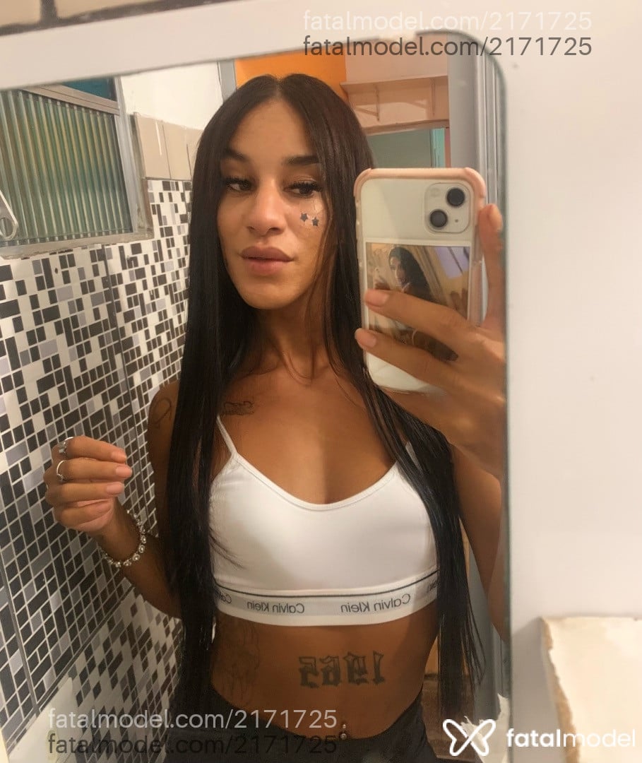 Acompanhante mulher trans morena (o) de olhos castanhos em São Paulo - Melissamel