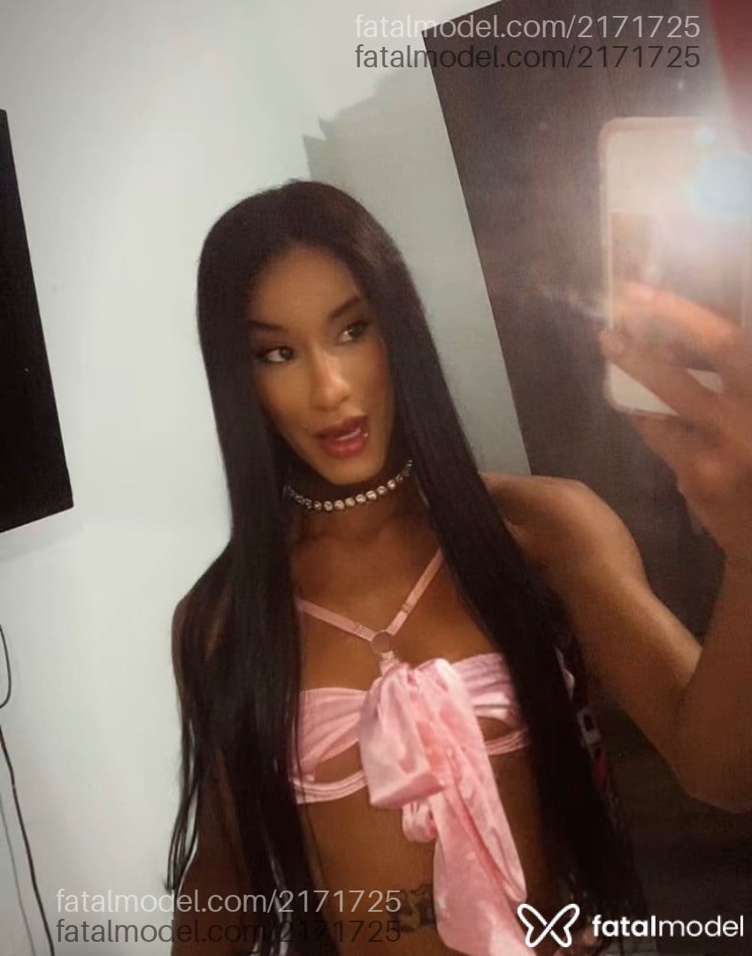 Acompanhante mulher trans morena (o) de olhos castanhos em São Paulo - Melissamel