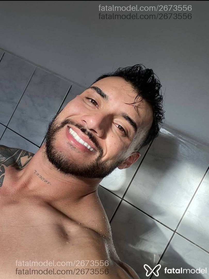 Acompanhante homem com cabelo castanho de olhos castanhos - Philipe