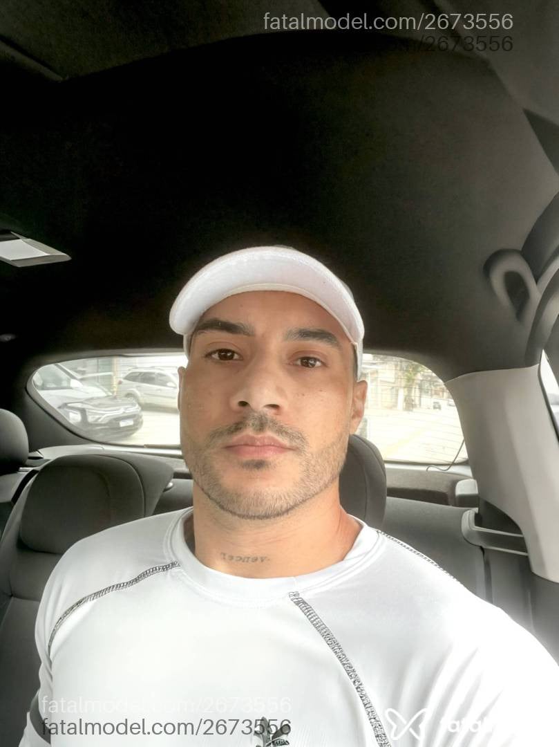 Acompanhante homem com cabelo castanho de olhos castanhos em São Paulo - Philipe