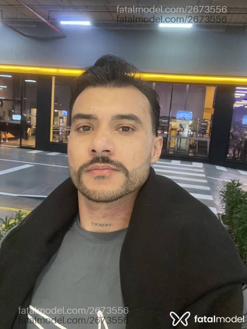 Acompanhante homem com cabelo castanho de olhos castanhos em São Paulo - Philipe