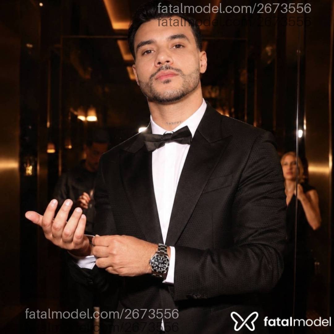 Acompanhante homem com cabelo castanho de olhos castanhos - Philipe