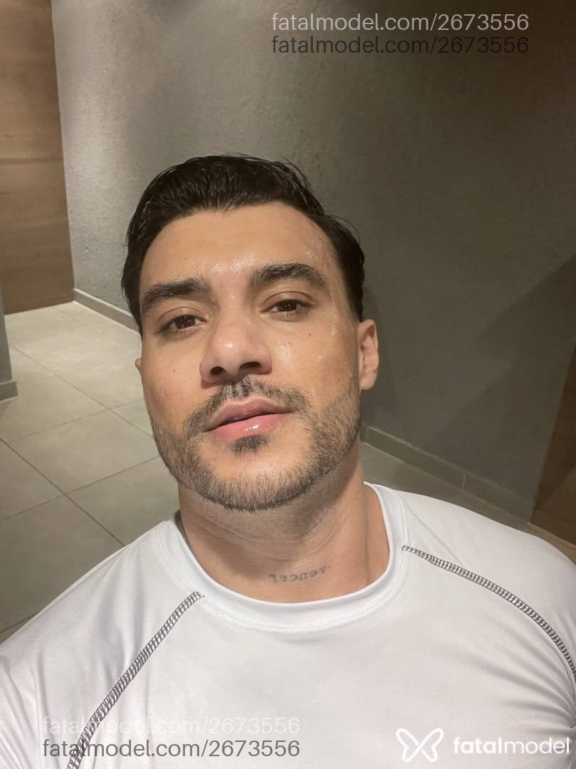 Acompanhante homem com cabelo castanho de olhos castanhos em São Paulo - Philipe