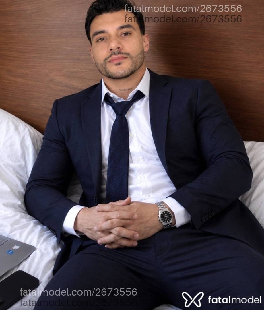 Acompanhante homem com cabelo castanho de olhos castanhos - Philipe