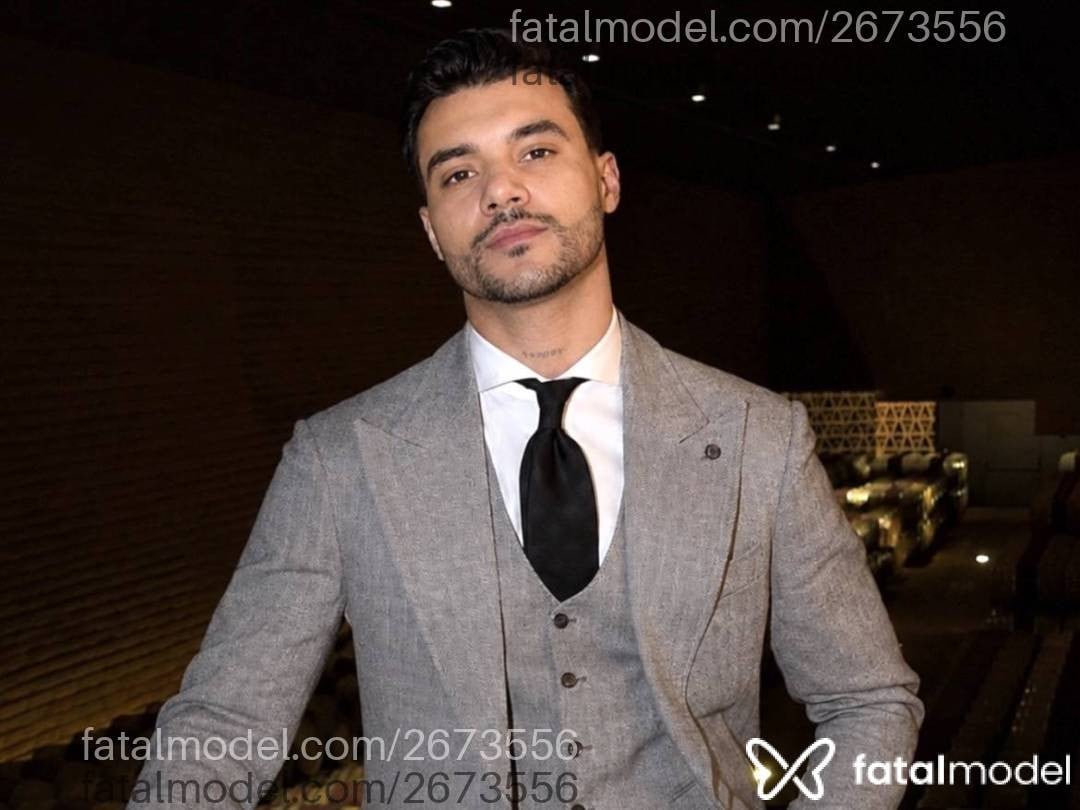 Acompanhante homem com cabelo castanho de olhos castanhos - Philipe