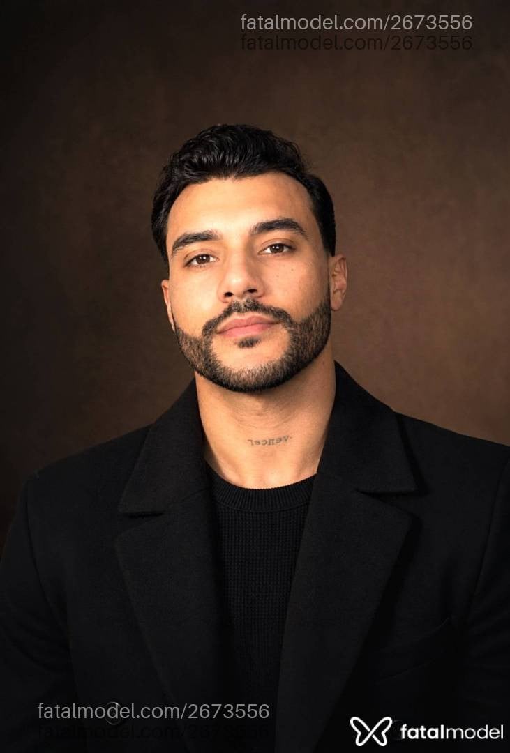Acompanhante homem com cabelo castanho de olhos castanhos - Philipe