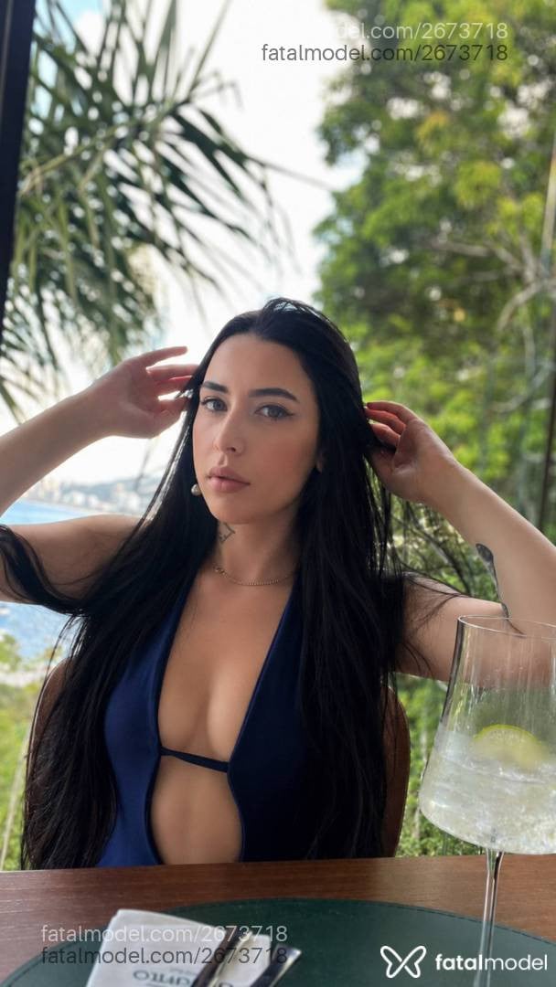 Acompanhante mulher morena (o) de olhos azuis em Londrina - Clara