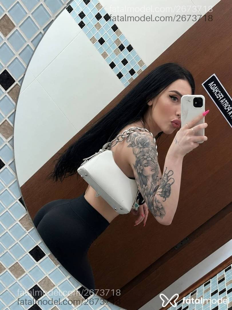 Acompanhante mulher morena (o) de olhos azuis em Londrina - Clara
