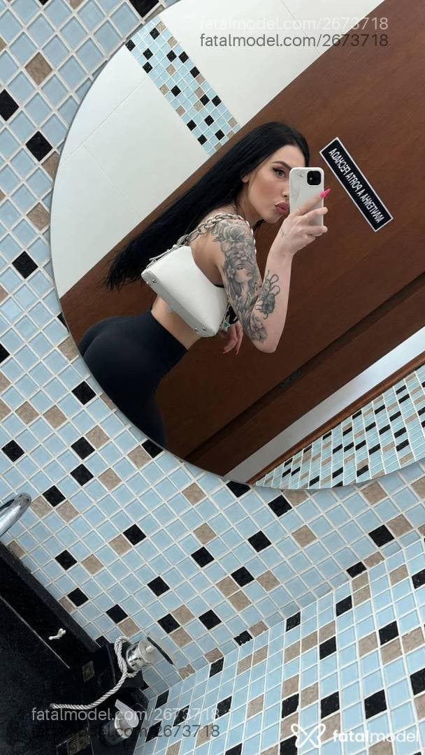 Acompanhante mulher morena (o) de olhos azuis em Londrina - Clara