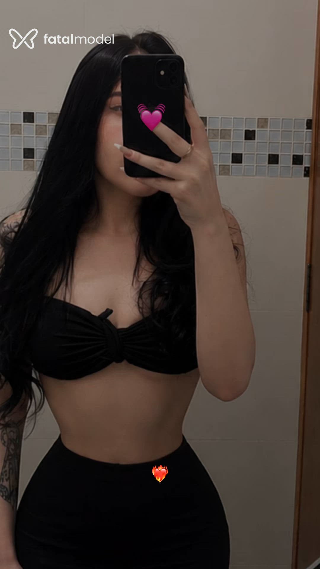 Acompanhante mulher morena (o) de olhos azuis em Londrina Acompanhante mulher morena (o) de olhos azuis em Londrina - Clara