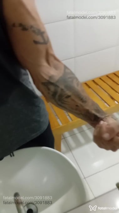 Acompanhante homem morena (o) de olhos pretos - Lourenço