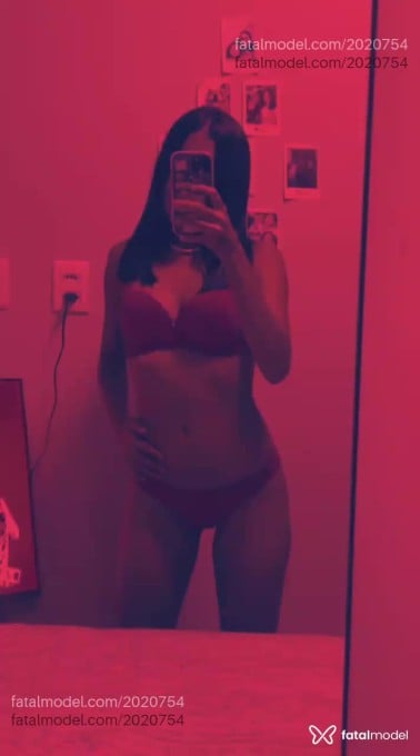 Acompanhante mulher morena (o) de olhos castanhos em Canaã dos Carajás - Mélissa Moretti