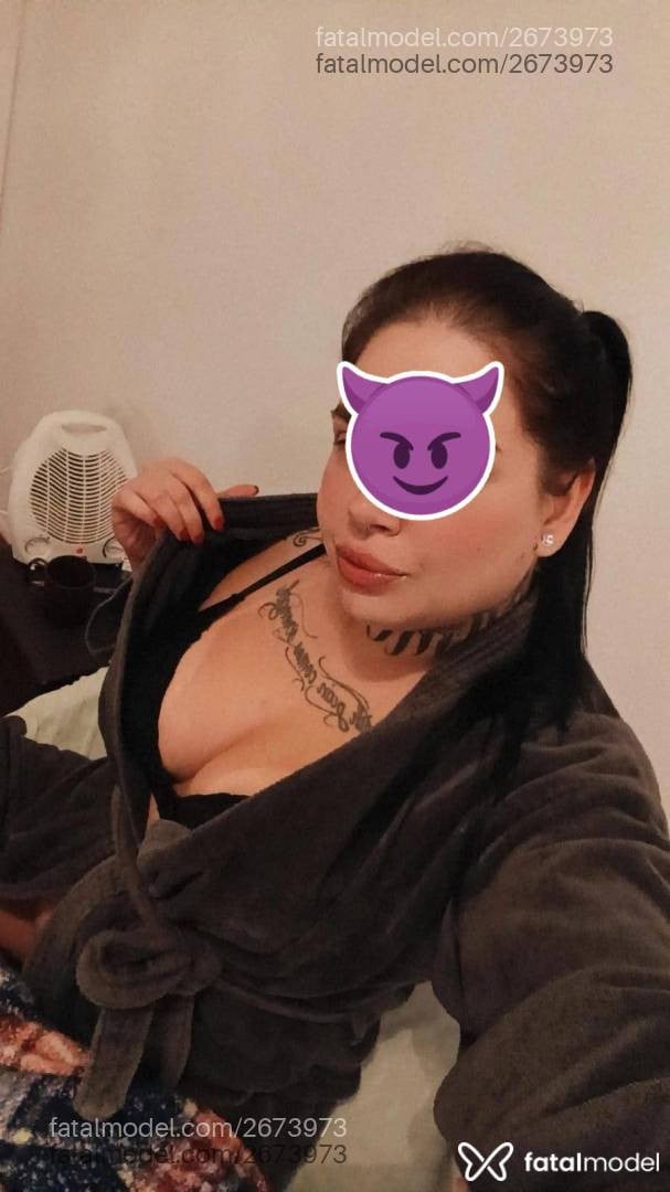 Acompanhante mulher morena (o) de olhos castanhos - Rayane