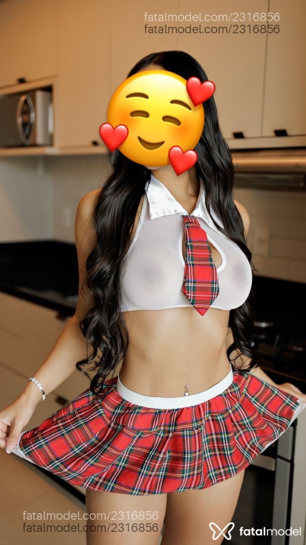 Acompanhante mulher com cabelo castanho de olhos castanhos - Larissa Castellani