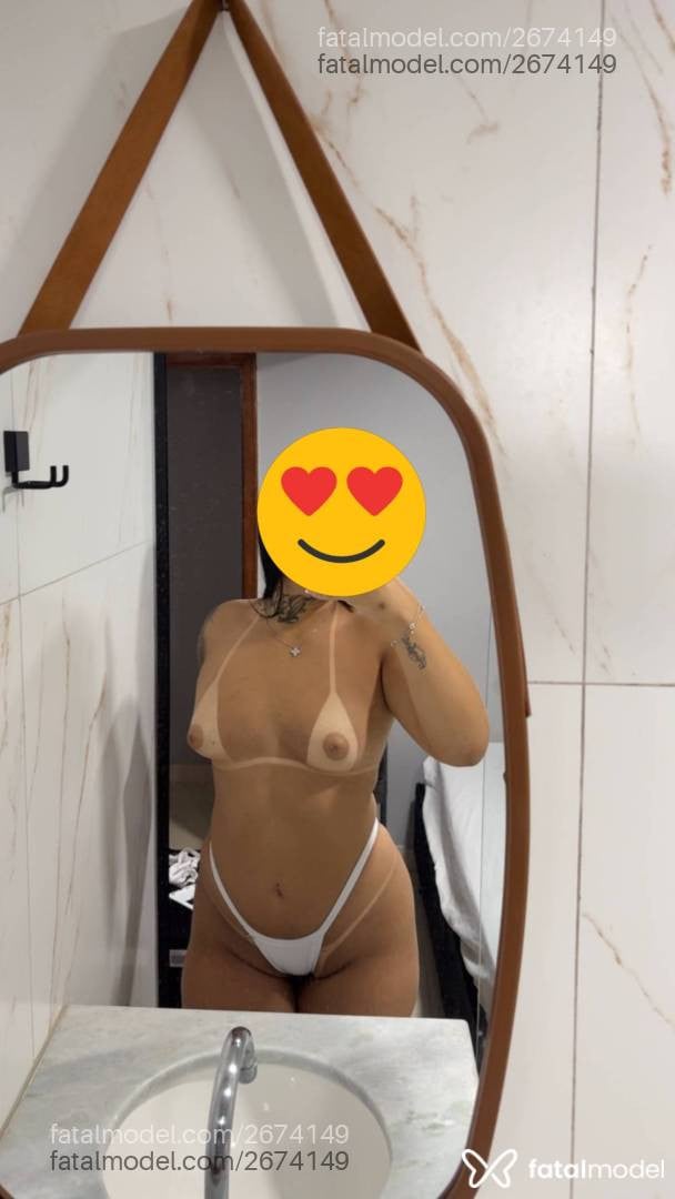 Acompanhante mulher morena (o) de olhos pretos - Alice Ferrari