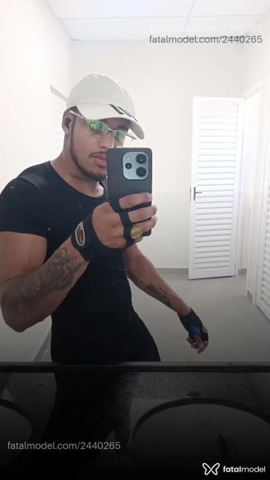 Acompanhante homem morena (o) de olhos castanhos em Almirante Tamandaré Acompanhante homem morena (o) de olhos castanhos em Almirante Tamandaré - Bryan