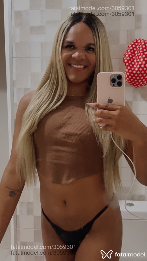 Acompanhante mulher trans loira (o) de olhos castanhos em Campinas - Raphaella