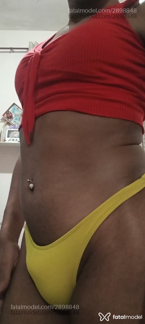 Acompanhante mulher trans com cabelo castanho de olhos castanhos em Mangaratiba - Allana Mel