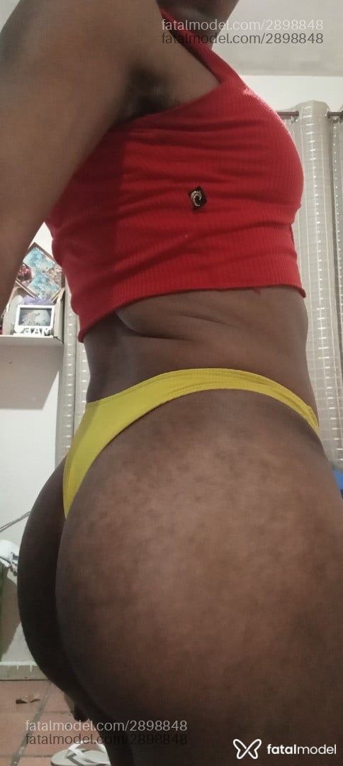 Acompanhante mulher trans com cabelo castanho de olhos castanhos em Mangaratiba - Allana Mel