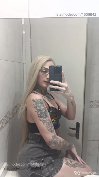 Acompanhante mulher trans loira (o) de olhos castanhos - Stefany werner Acompanhante mulher trans loira (o) de olhos castanhos - Stefany werner