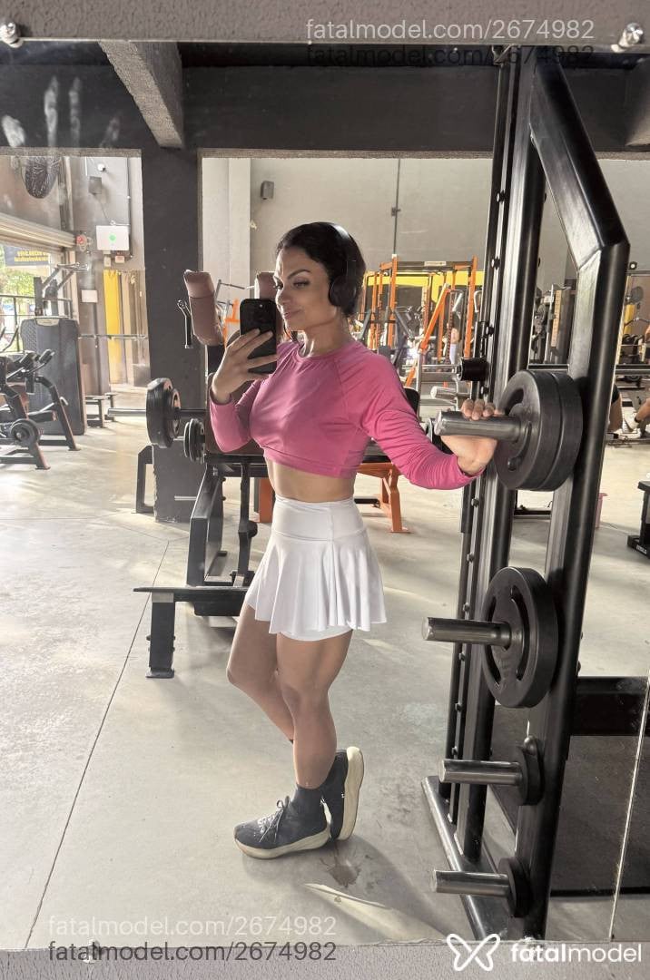 Acompanhante mulher trans morena (o) de olhos pretos em Virtual - Victoria Linhares