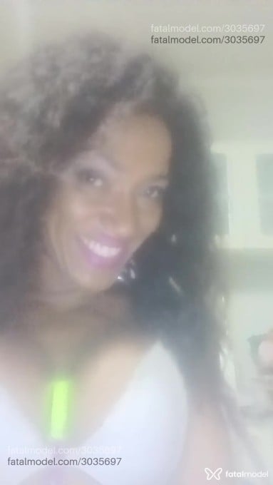 Acompanhante mulher trans morena (o) de olhos pretos em São Paulo - Julia Jhonnes