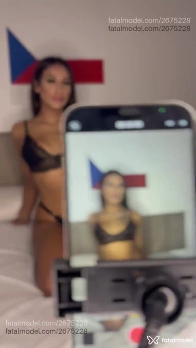 Acompanhante mulher morena (o) de olhos castanhos - Vitorinha Vaz