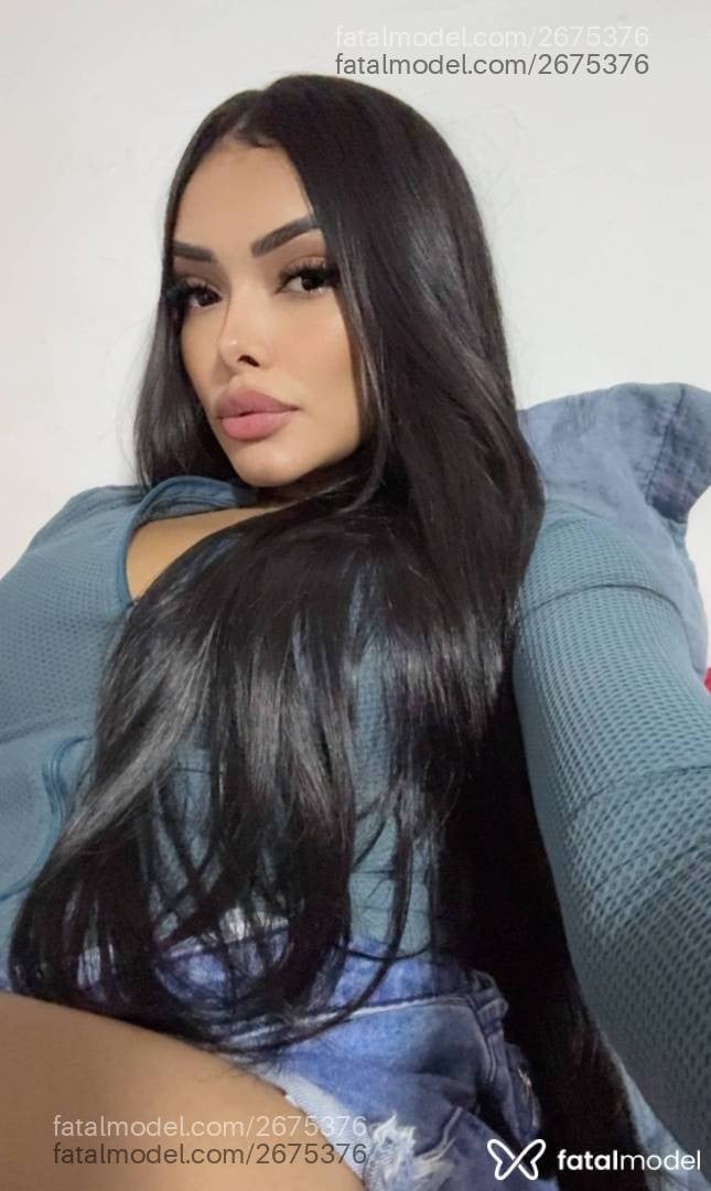 Acompanhante mulher morena (o) de olhos pretos - Laura