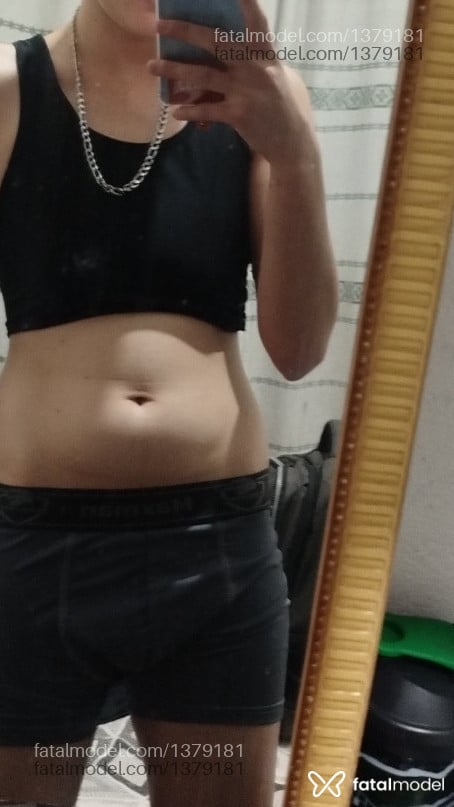 Acompanhante homem trans com cabelo castanho de olhos castanhos em São Carlos - Fafá