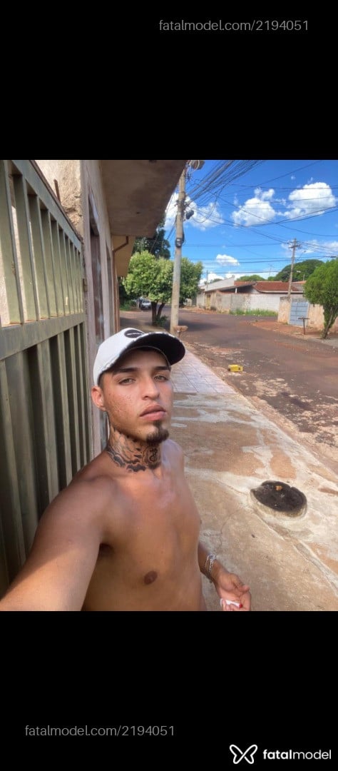 Acompanhante homem com cabelo castanho de olhos verdes em Ribeirão Preto - Douglas Alves
