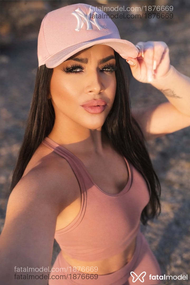 Acompanhante mulher morena (o) de olhos mel - Bruna Davila Acompanhante mulher morena (o) de olhos mel - Bruna Davila