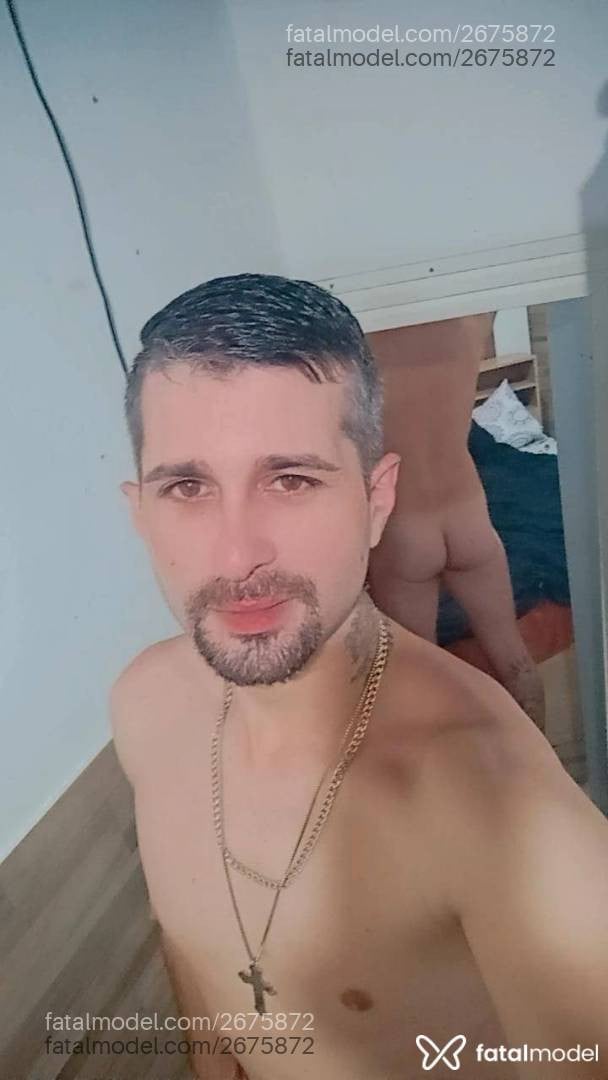 Acompanhante homem com cabelo castanho de olhos mel em Viamão - Guilherme