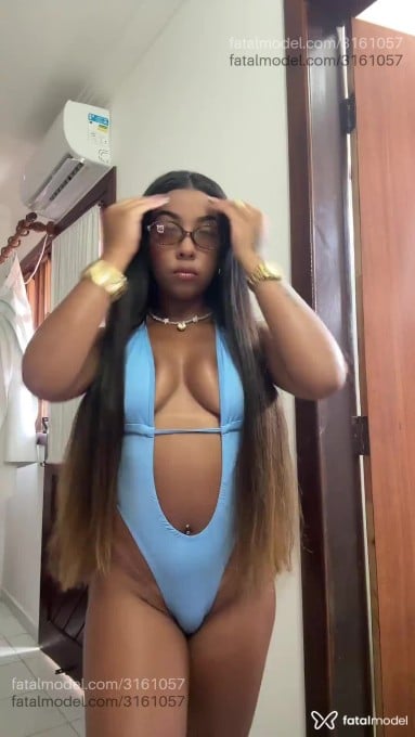 Acompanhante mulher morena (o) de olhos verdes em Felixlândia - Izabela
