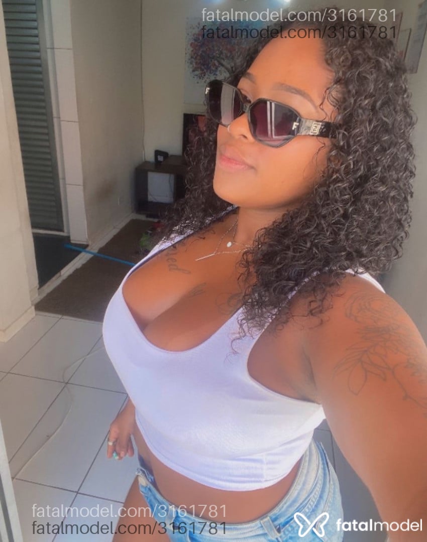 Acompanhante mulher morena (o) de olhos castanhos em Pouso Alegre - Rebeca Lopes