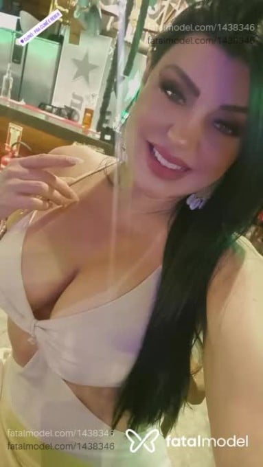 Acompanhante mulher morena (o) de olhos azuis - Letícia Brandão