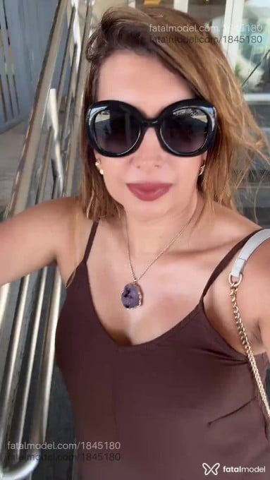 Acompanhante mulher trans com cabelo castanho de olhos mel em Goiânia - Natascha Naty
