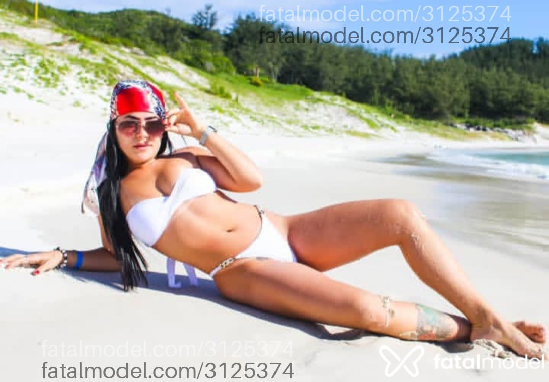 Acompanhante mulher morena (o) de olhos verdes em Passo Fundo - Eliza Bellini