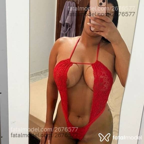 Acompanhante mulher morena (o) de olhos castanhos - Serena
