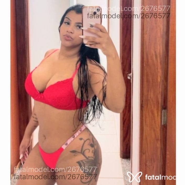 Acompanhante mulher morena (o) de olhos castanhos - Serena