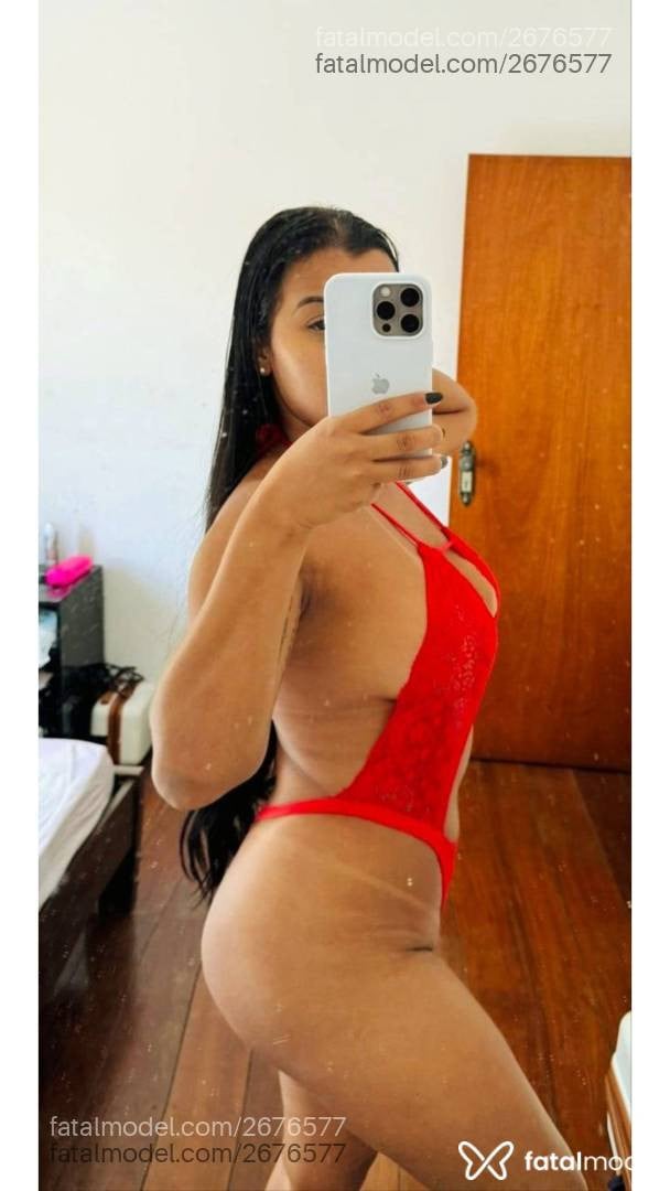 Acompanhante mulher morena (o) de olhos castanhos - Serena