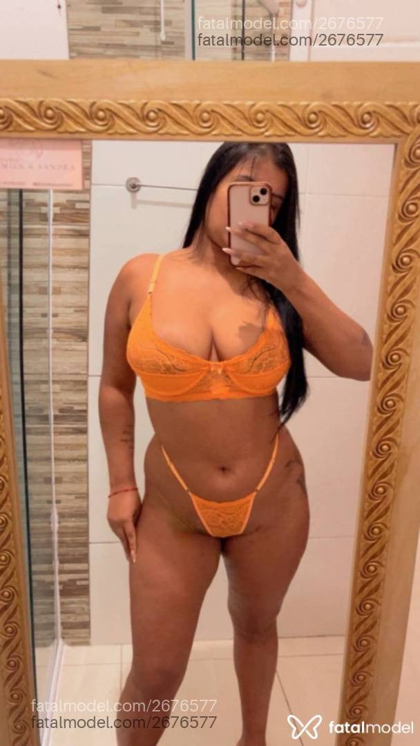 Acompanhante mulher morena (o) de olhos castanhos - Serena