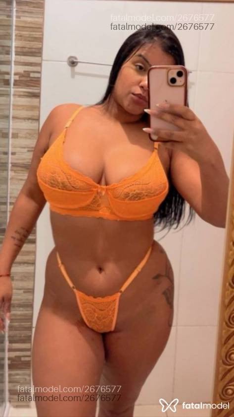 Acompanhante mulher morena (o) de olhos castanhos em Extrema - Serena