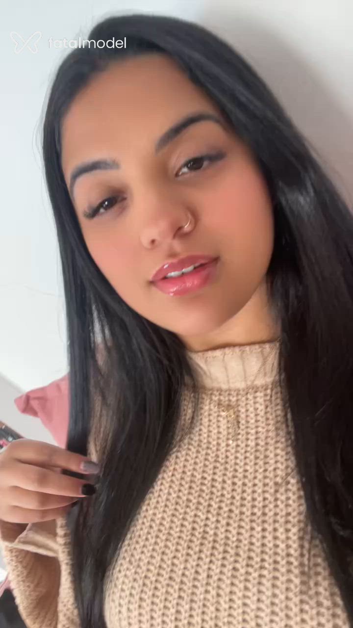 Acompanhante mulher morena (o) de olhos pretos - Karen Rodrigues