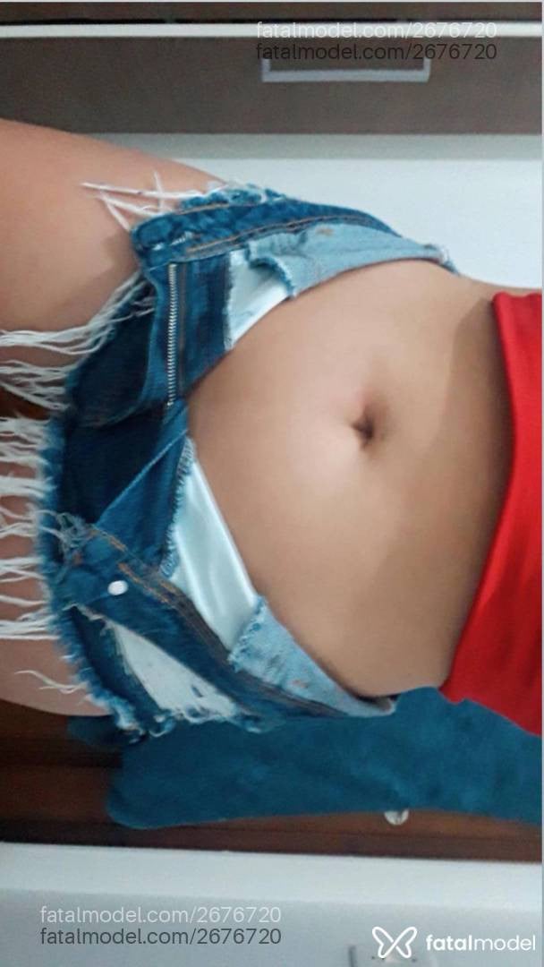 Acompanhante mulher morena (o) de olhos verdes - Larissa