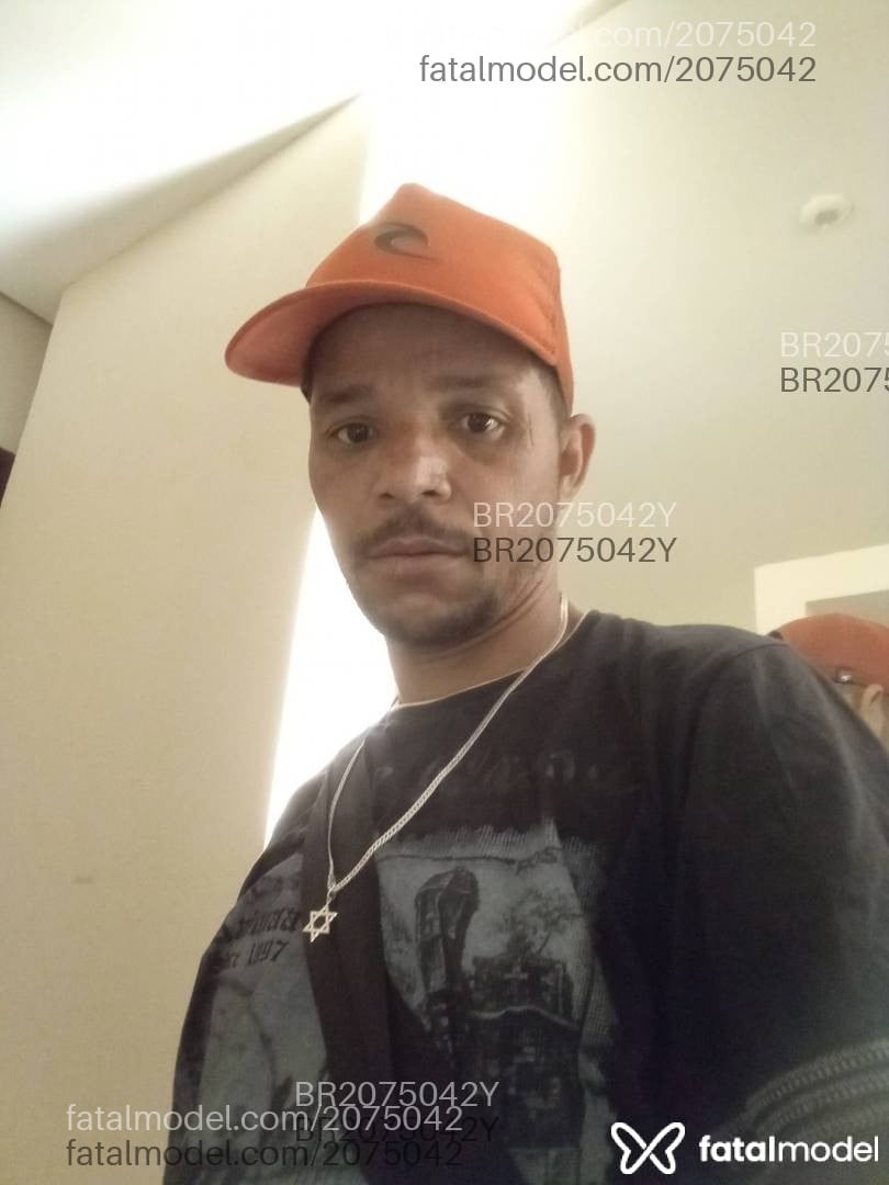 Acompanhante homem morena (o) de olhos castanhos em Caldas Novas Acompanhante homem morena (o) de olhos castanhos em Caldas Novas - Valdes