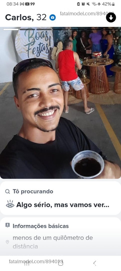 Acompanhante homem com cabelo grisalho de olhos castanhos em São João de Meriti - Carlin