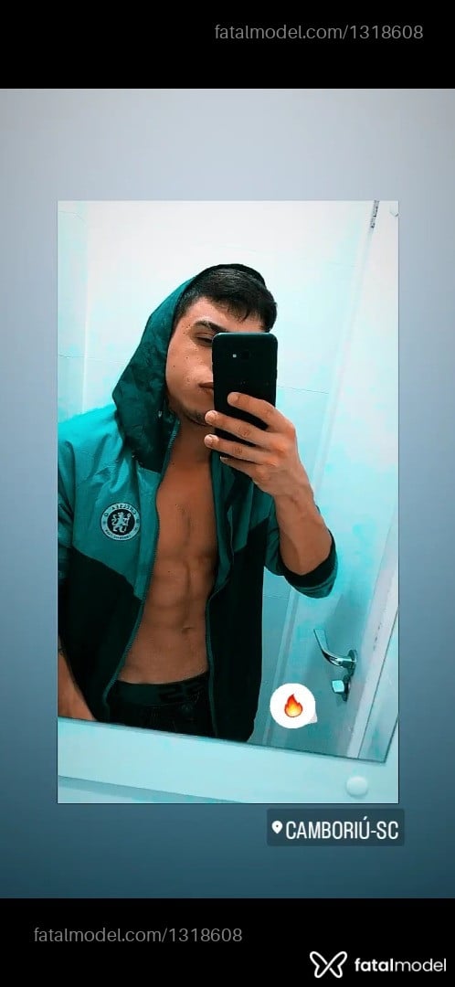Acompanhante homem com cabelo castanho de olhos castanhos em Balneário Camboriú - Bessestil