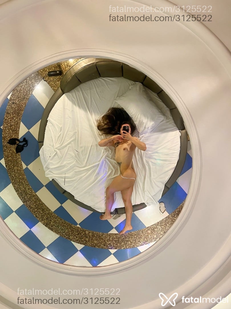 Acompanhante mulher trans com cabelo castanho de olhos mel em Rio Grande - Gatinhagauchaa